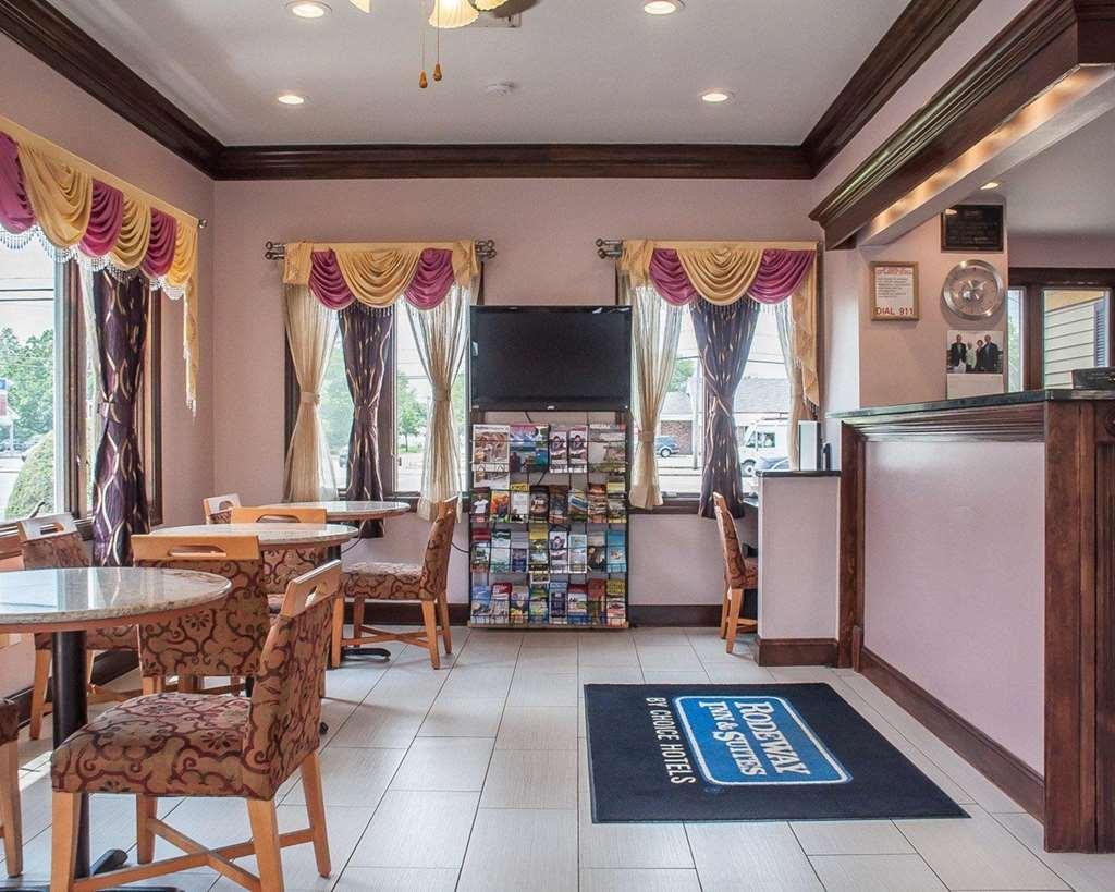 Amherst Inn & Suites Interior photo